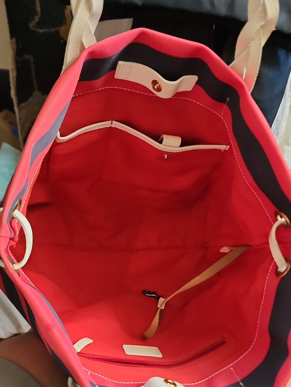 Dooney & Bourke Sullivan Shoppers Tote - Picture 10 of 10